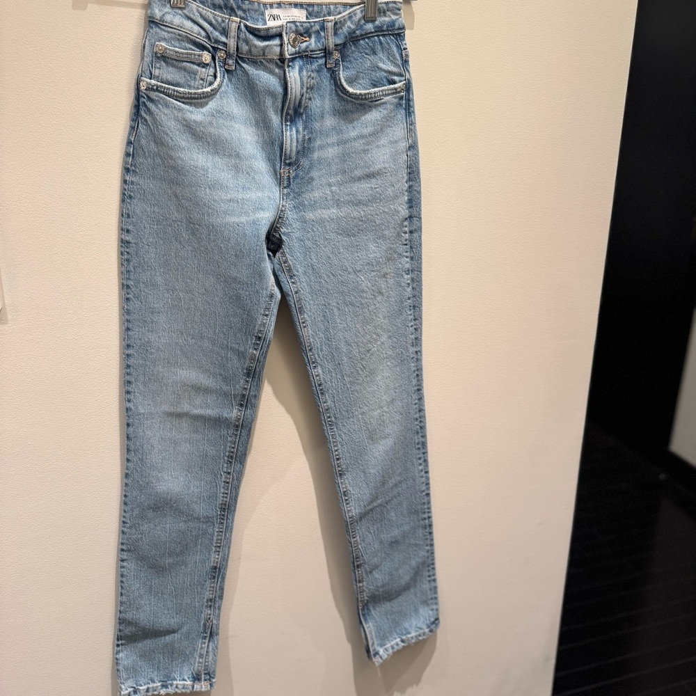 Zara Women's Light Blue Jeans Size 2